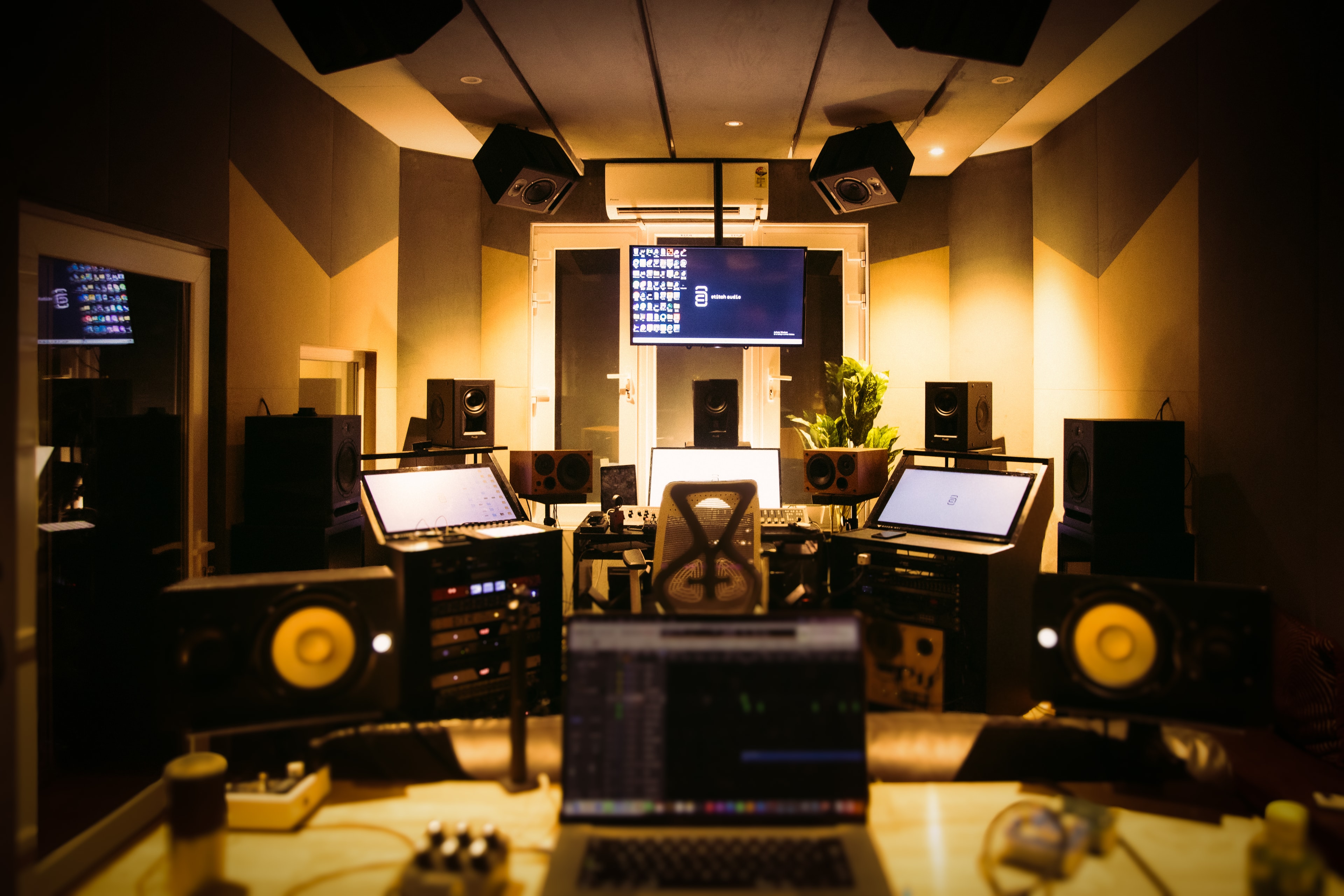 Stitch Audio studio 9